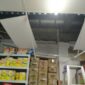 Foto: Kondisi atap dan plafon minimarket yang dibobol