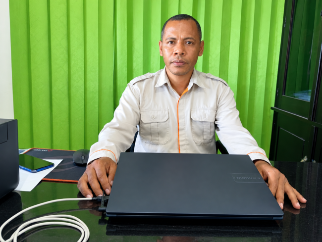 Foto: Kepala Desa Oebelo, Marten Halla, SH.