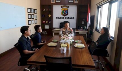 Perkuat Sinergi Penegakan Hukum, Ketua PN Oelamasi Sambangi Kapolres Kupang