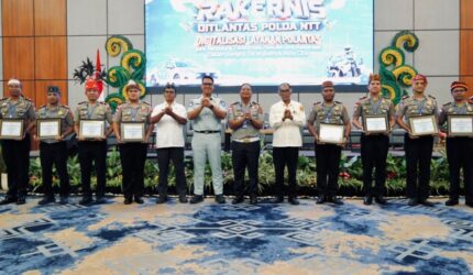 Apresiasi Sinergi Keselamatan Jalan: Jasa Raharja Anugerahi Penghargaan untuk Dirlantas Polda NTT dan jajaran Satlantas