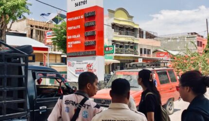 Sasar SPBU Matahari, Tim Pembina Samsat Sumba Timur Awasi BBM Bersubsidi dan Edukasi Pajak Kendaraan